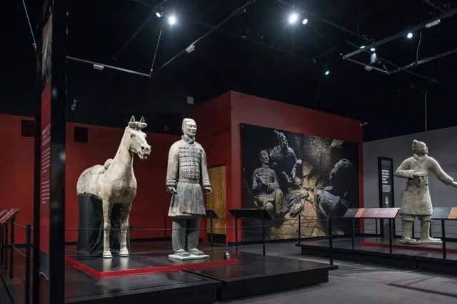 兵马俑手指在美国被偷,为什么要裸展?