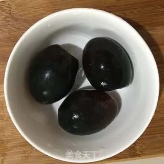 凉拌皮蛋