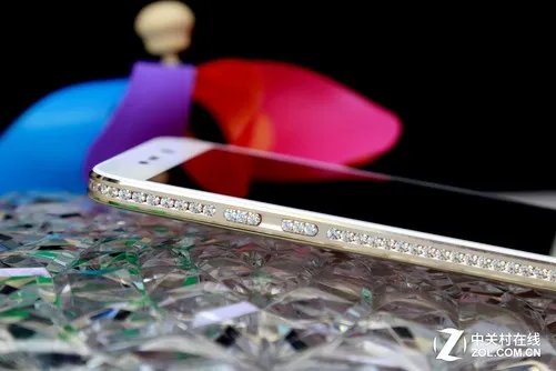 SUGAR2手机评测:136颗宝石镶嵌 美极了