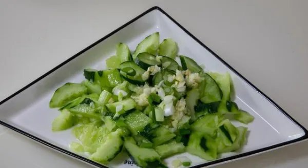 “拍黄瓜”为何会被处罚5千元?要制作凉菜销售需要办理哪些证件与手续?