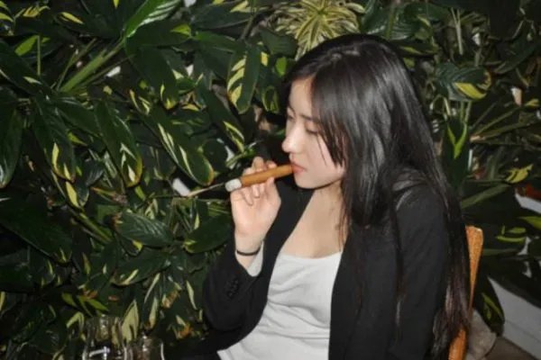 “纽约留学女”王意扬是个怎样的人?