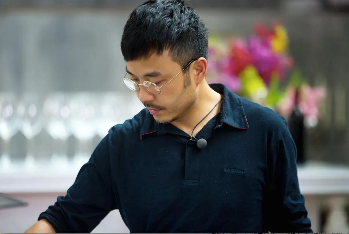 快乐家族全军覆没,汪涵也没能逃过一劫,粉丝送礼的风气是怎样形成的?