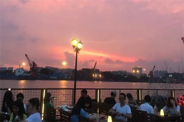 广州十大西餐厅排行榜:莫尔顿扒房上榜,第七可以看到电轨