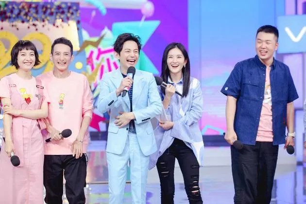 快乐家族全军覆没，汪涵也没能逃过一劫，粉丝送礼的风气是怎样形成的？