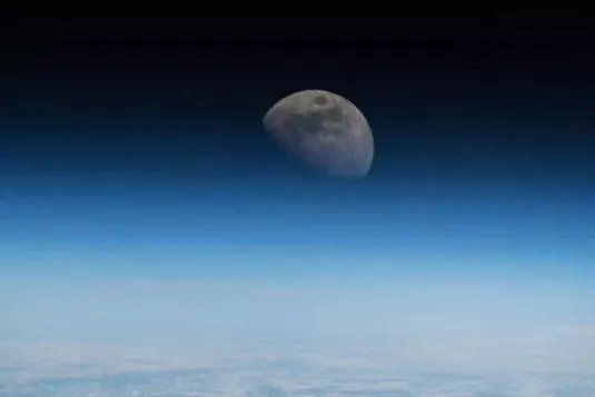 美2024年重返月球 说要削减NASA预算