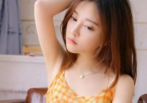 你觉得冯提莫是目前最火的主播吗?