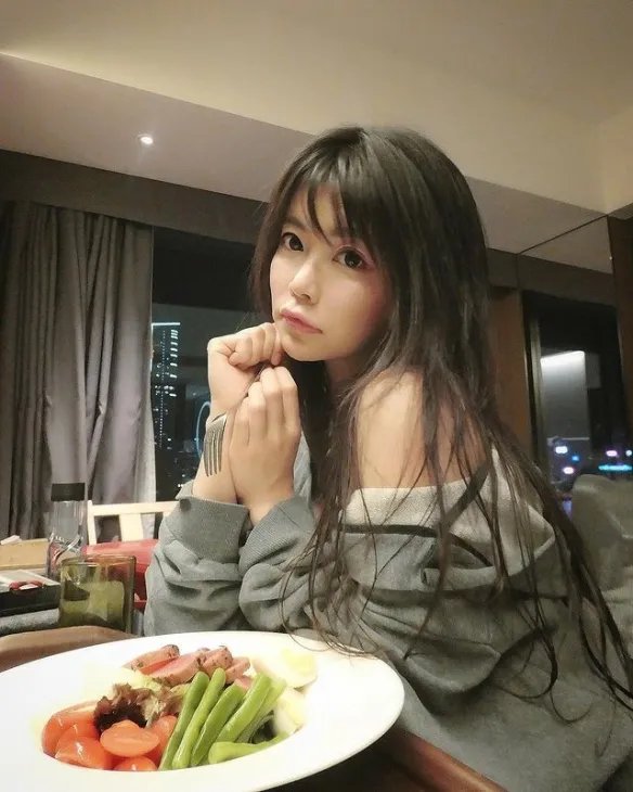 日本健身辣妹涉谷由里:身材火辣运动照叫人脸红心跳!