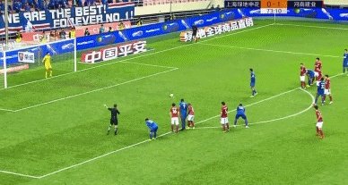 你怎么看待河南建业门神吴龑的神扑救？
