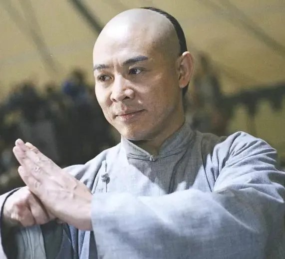 利智为何不做赌王五太？反而嫁给了吊了十年的李连杰？