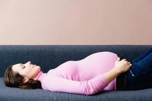 美国一孕妈参加奥运选拔，43度高温仍不放弃，孕期是否能如此剧烈运动？