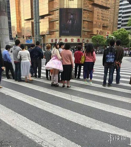 现在的JK校服这么性感?囧图妹子你拍照时候走光了