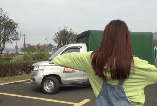 梅州女生中奖一头奶牛冲上热搜,岁末年终你这一年都有哪些消费?