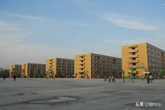 南充职业技术学院好还是成都文理学院好?