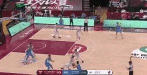 北京92:90险胜浙江,林书豪罚球绝杀存在争议,这球犯规了吗?
