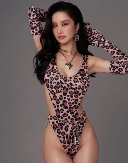 身材火辣!越南奶茶妹junvu95颜值神似Angelababy!