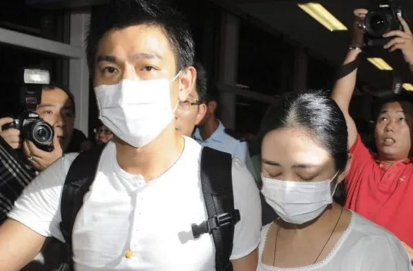刘德华的妻子年轻时到底有多美?