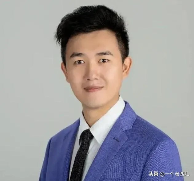 想红想疯了!那个发文鼓励首钢队员废掉阿联的记者是什么来历?