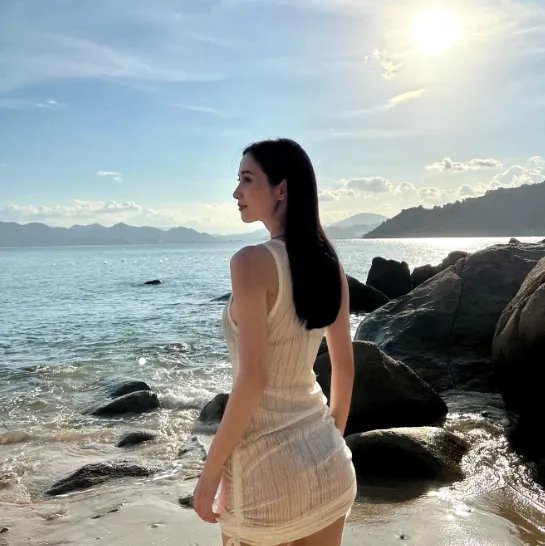 身材火辣!越南奶茶妹junvu95颜值神似Angelababy!