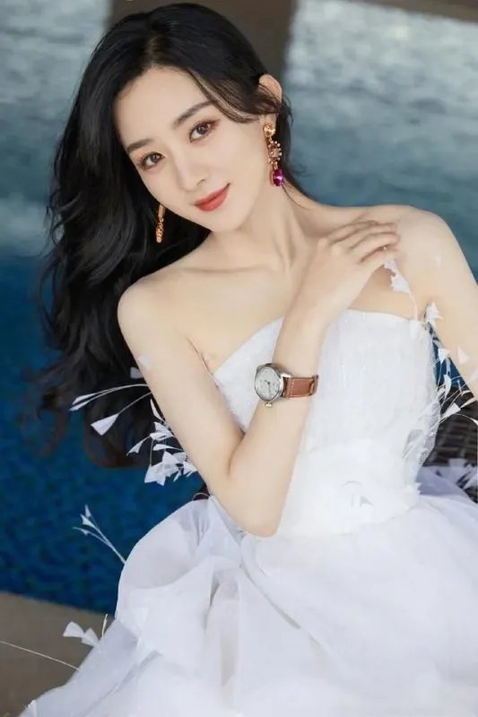赵丽颖和冯绍峰为什么离的婚 结个婚都明显有些不情不愿