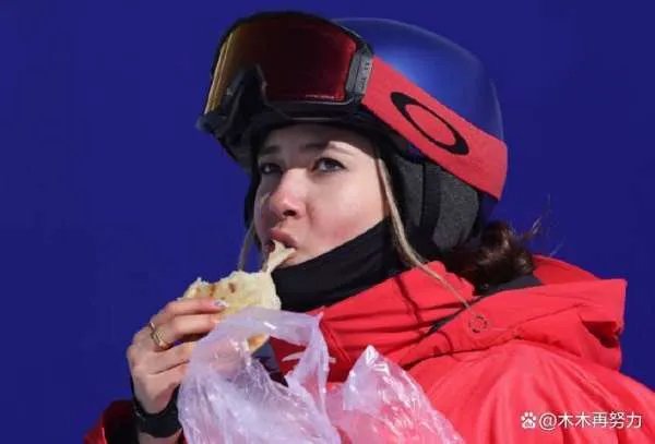 谷爱凌比赛间隙吃的是什么饼？