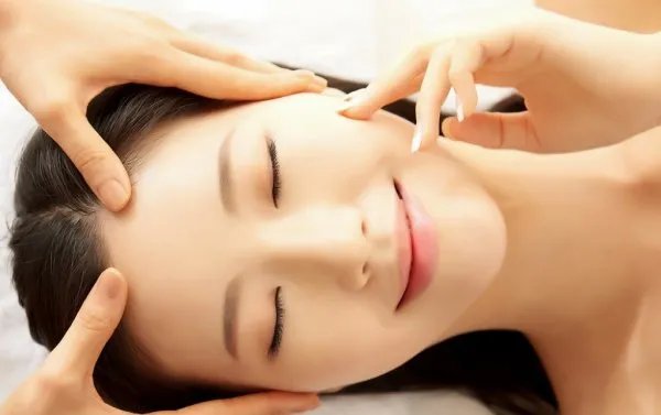 哪里有美发学校?