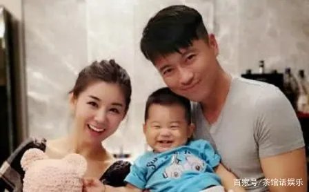 王雷和李小萌相恋七年,大学浪漫求婚,低调的明星夫妻你怎么看?