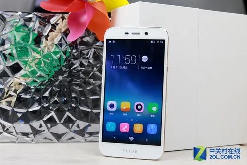 SUGAR2手机评测:136颗宝石镶嵌 美极了