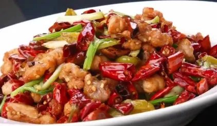 辣子鸡块是什么地方的菜?属于哪个菜系?具体的做法是什么?