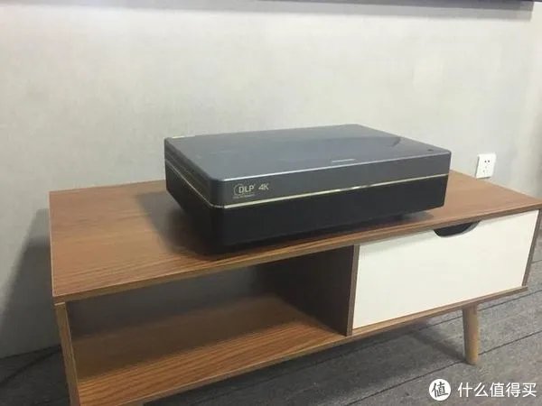 长虹激光电视