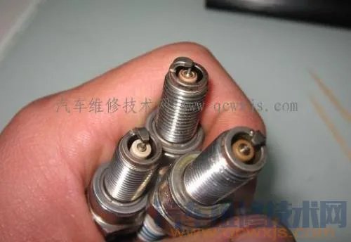 火花塞怎么清洗?火花塞多久清洗一次