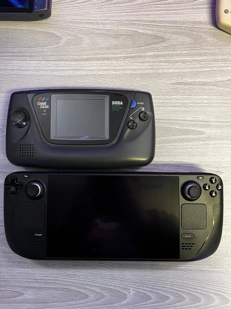 Steam Deck与各掌机对比图 比Switch大上一块