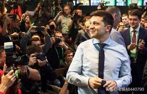乌克兰议会为什么要罢免“外长”普里斯泰科,他不是泽连斯基任命的?