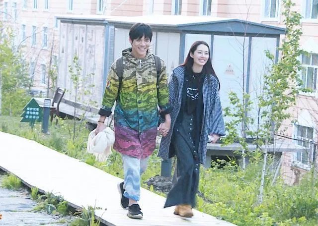 郭碧婷妹妹曝光,美貌竟不输姐姐?