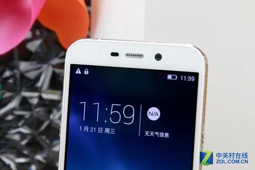 SUGAR2手机评测:136颗宝石镶嵌 美极了
