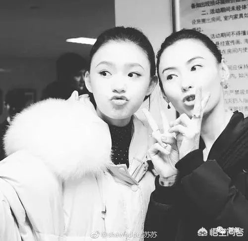 两代星女郎张柏芝林允合影，你更看好谁？