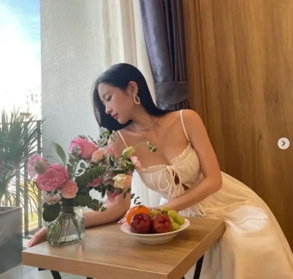 身材火辣!越南奶茶妹junvu95颜值神似Angelababy!