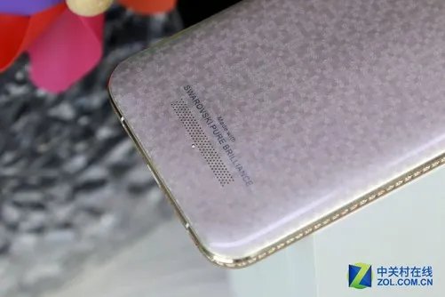 SUGAR2手机评测:136颗宝石镶嵌 美极了