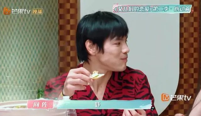 郭碧婷妹妹曝光,美貌竟不输姐姐?