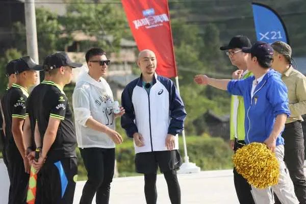 极限挑战打错张艺兴的名字,粉丝要求道歉是大题小做吗?