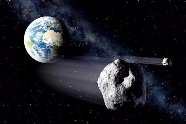 一颗新发现小行星5月初飞掠地球，这颗小行星是怎样被发现的？