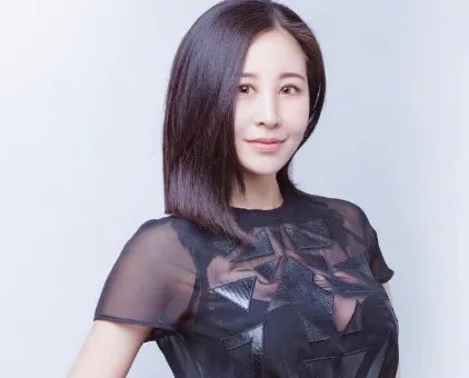 最美台球女裁判吕帅希,三围完胜柳岩,直言以后想生4个孩子,你怎么看?