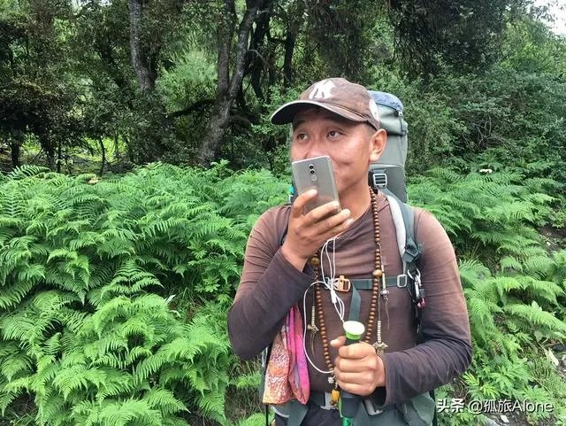 你怎么看大学生徒步回家?