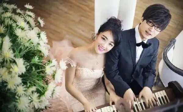 如何看待玖月奇迹组合宣布离婚一事?