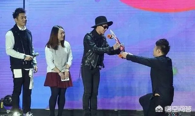 湖南卫视小年晚会杜海涛口误你认为谁是最大的赢家?