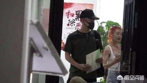 唐菀与曹云金离婚后迅速复出拍戏,你怎么看?