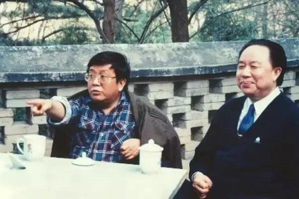 如何评价集“首富”与“首骗”于一身的牟其中?