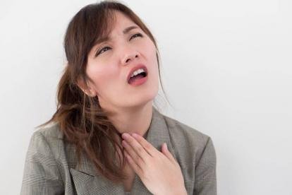 新冠嗓子疼吃阿莫西林有用吗