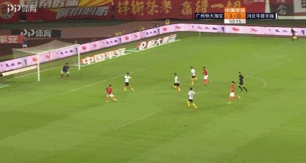 韦世豪:哥就是帅。进球后指着发型庆祝,是在彰显个性还是暗示从头再来?