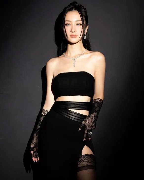 身材火辣!越南奶茶妹junvu95颜值神似Angelababy!