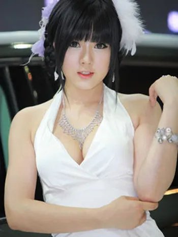 黄美姬整容前后照曝光 整前脸圆似饼